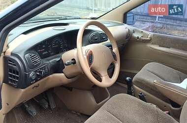 Минивэн Chrysler Voyager 1998 в 