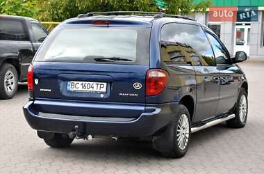 Минивэн Chrysler Voyager 2003 в 