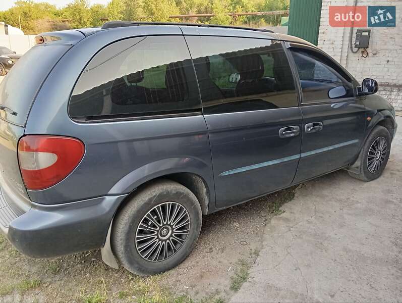 Минивэн Chrysler Voyager 2001 в Каменском