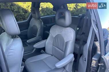 Минивэн Chrysler Voyager 2004 в 