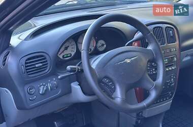 Минивэн Chrysler Voyager 2004 в 