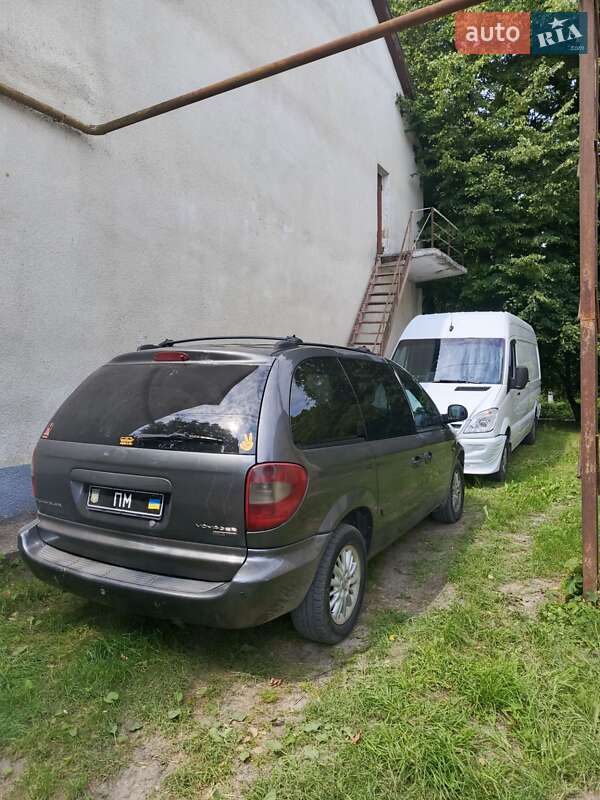 Минивэн Chrysler Voyager 2005 в Черновцах