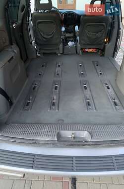 Минивэн Chrysler Voyager 2005 в 
