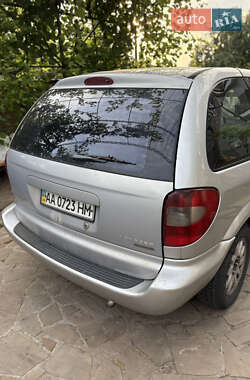 Минивэн Chrysler Voyager 2002 в 