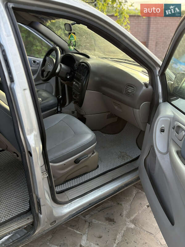 Минивэн Chrysler Voyager 2002 в Броварах