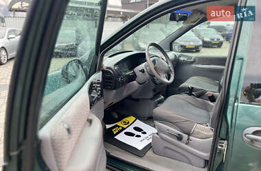 Минивэн Chrysler Voyager 1999 в 