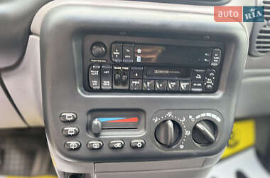 Минивэн Chrysler Voyager 1999 в 