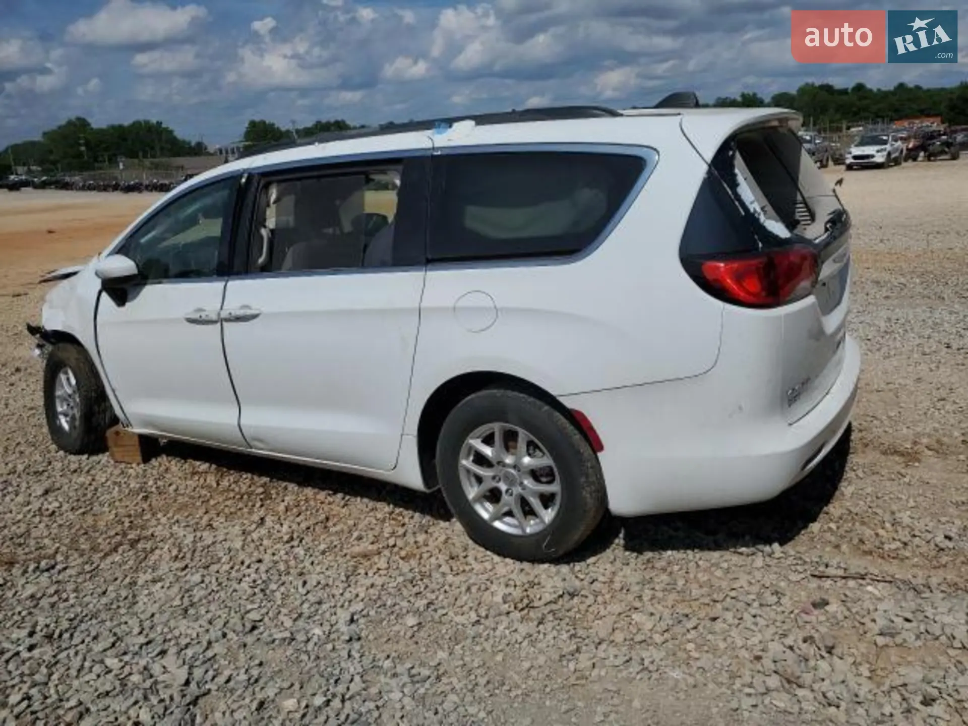 2021 Chrysler Voyager - мініатюра 6