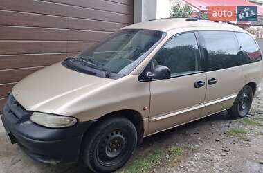 Минивэн Chrysler Voyager 2000 в Черновцах