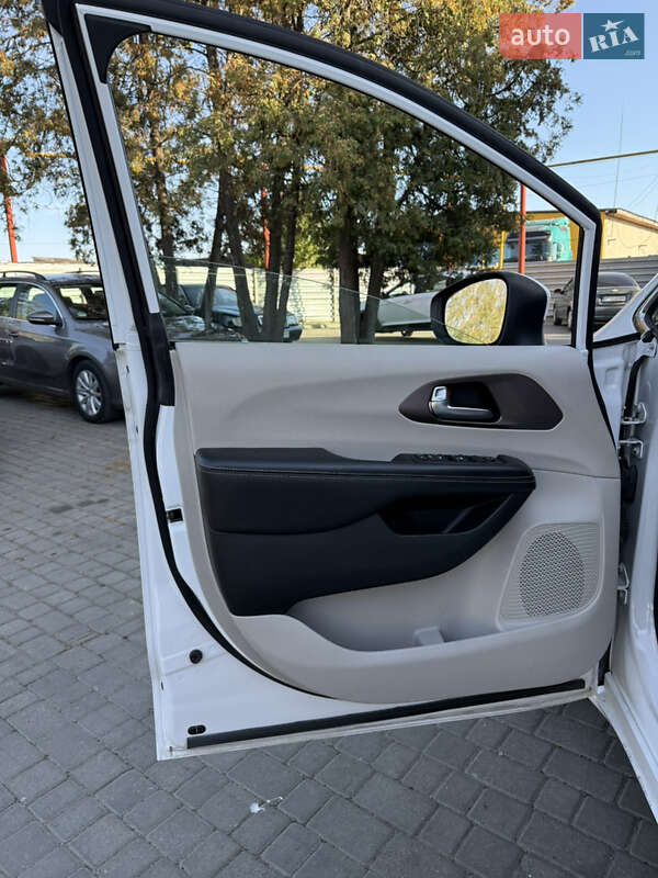 Минивэн Chrysler Voyager 2020 в Луцке фото 7 Минивэн Chrysler Voyager 2020 в Луцке