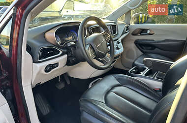 Минивэн Chrysler Voyager 2020 в 