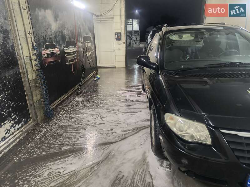 Минивэн Chrysler Voyager 2005 в Киеве фото 8 Минивэн Chrysler Voyager 2005 в Киеве