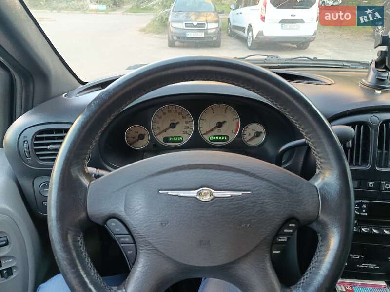 Мінівен Chrysler Voyager 2005 в Києві