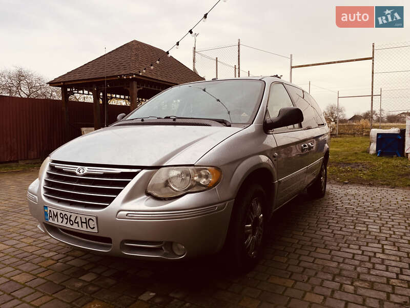 Мінівен Chrysler Voyager 2006 в Житомирі