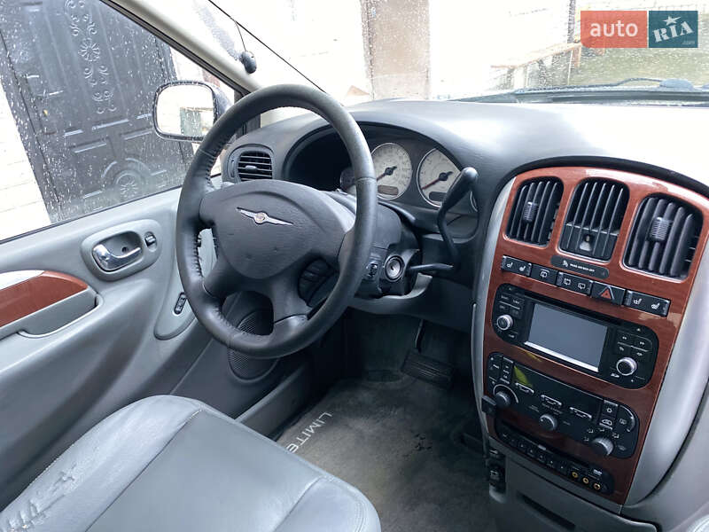 Мінівен Chrysler Voyager 2006 в Житомирі