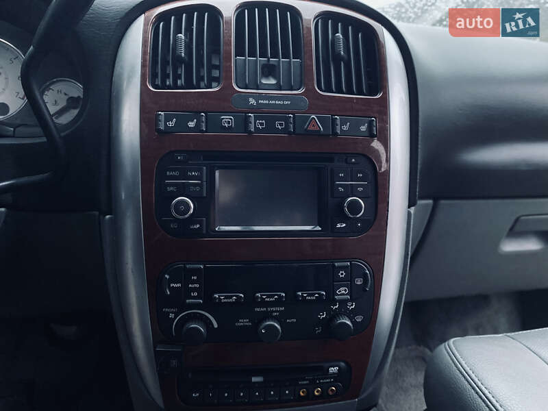 Мінівен Chrysler Voyager 2006 в Житомирі