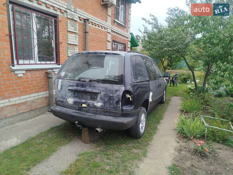 Мінівен Chrysler Voyager 1997 в Києві