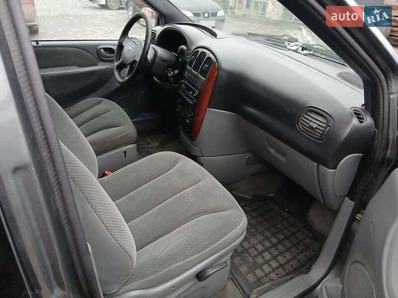 Мінівен Chrysler Voyager 2005 в Хотині фото 3 Мінівен Chrysler Voyager 2005 в Хотині