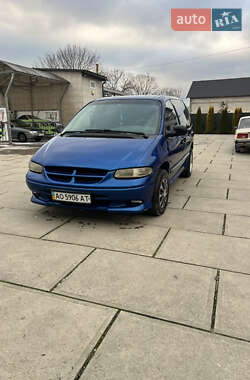 Мінівен Chrysler Voyager 1997 в Хусті