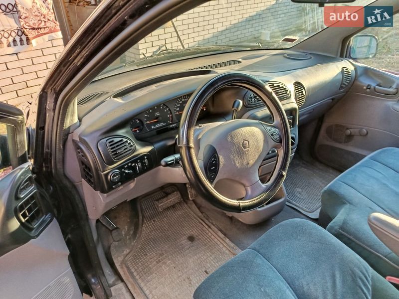 Минивэн Chrysler Voyager 1999 в Ирпене