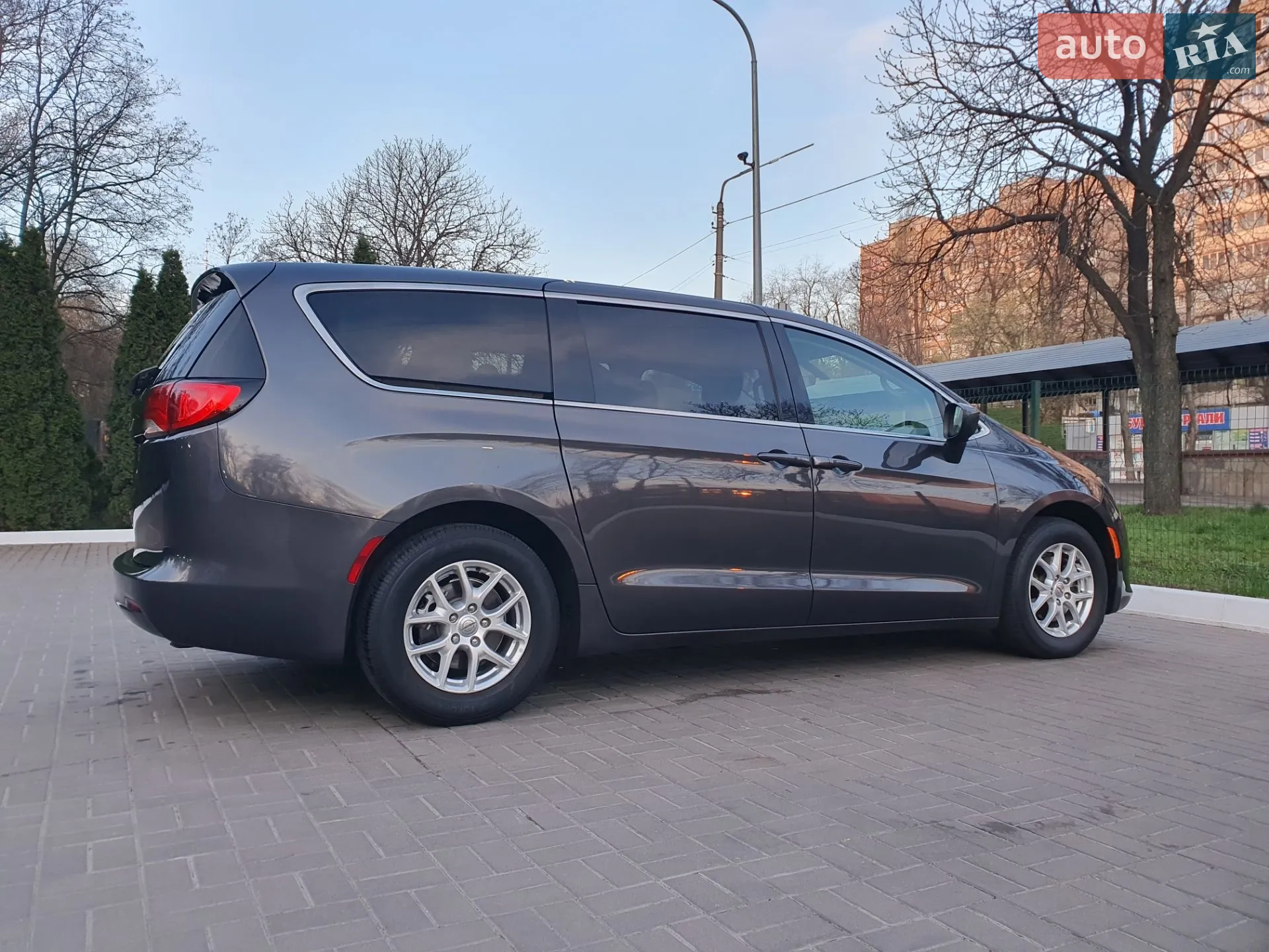 2022 Chrysler Voyager - мініатюра 11