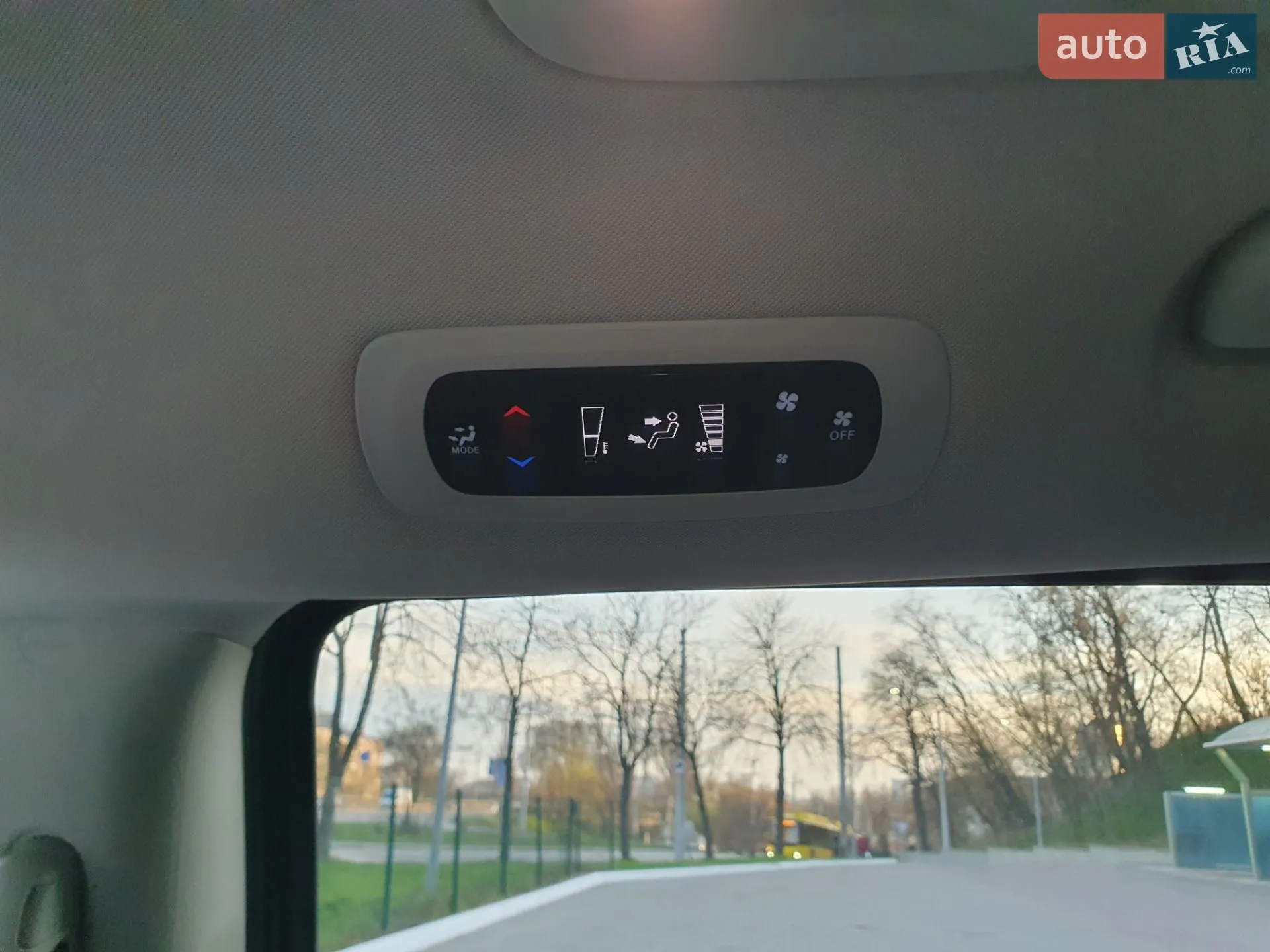 2022 Chrysler Voyager - мініатюра 53