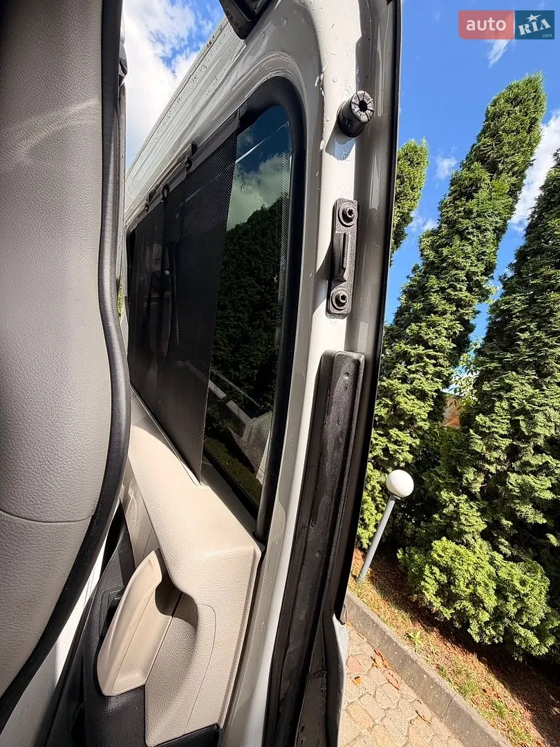 2020 Chrysler Voyager - мініатюра 24