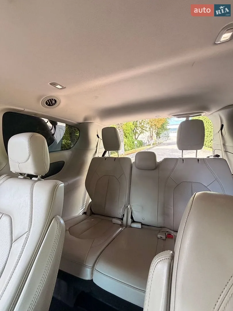 2020 Chrysler Voyager - мініатюра 43