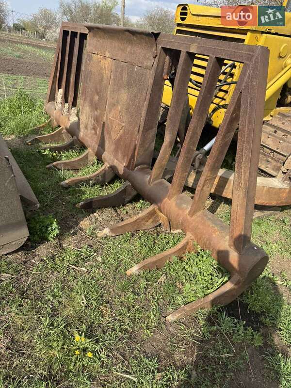 Бульдозер ЧТЗ Т-130 1992 в Новоархангельске фото 2 Бульдозер ЧТЗ Т-130 1992 в Новоархангельске