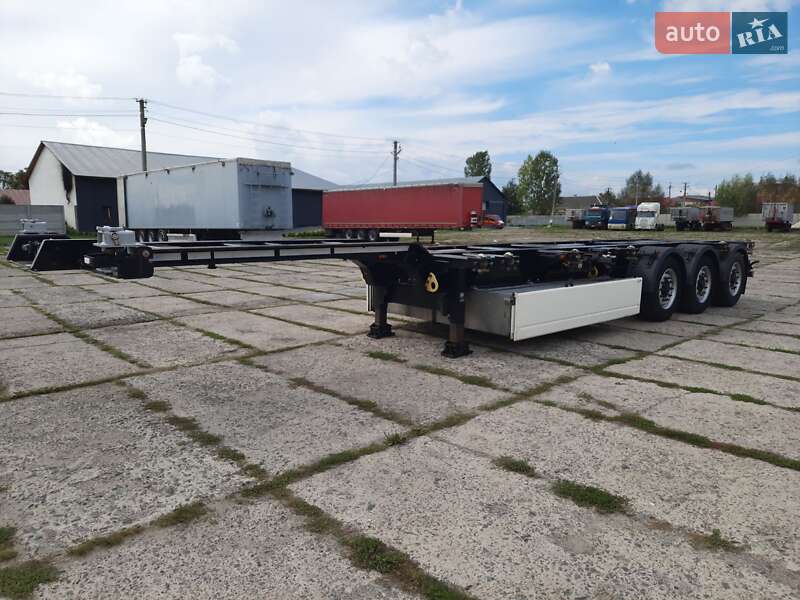 Контейнеровоз полуприцеп CIMC SilverGreen SG 03 2016 в Жовкве