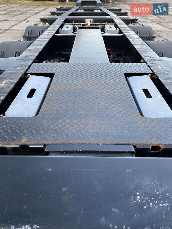 Контейнеровоз напівпричіп CIMC SilverGreen SG 03 2016 в Жовкві