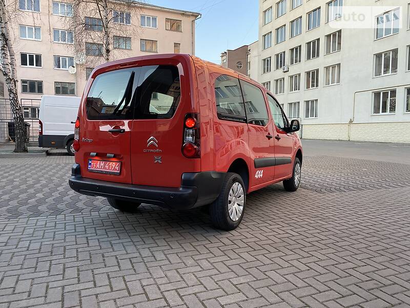 Вантажопасажирський фургон Citroen Berlingo 2016 в Луцьку