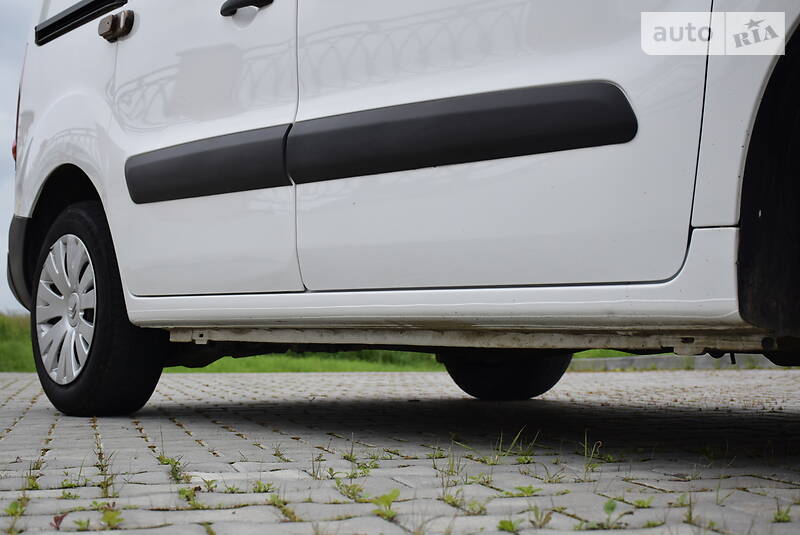 Вантажопасажирський фургон Citroen Berlingo 2015 в Дрогобичі