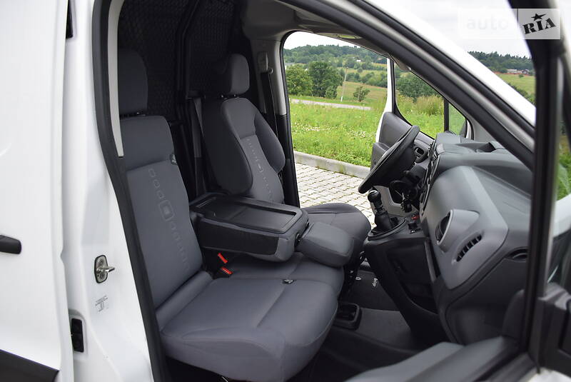 Вантажопасажирський фургон Citroen Berlingo 2015 в Дрогобичі