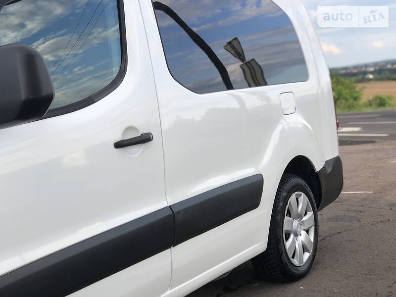 Вантажопасажирський фургон Citroen Berlingo 2011 в Дрогобичі