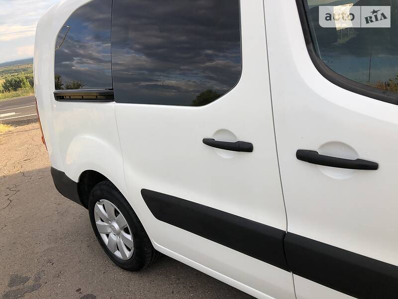 Вантажопасажирський фургон Citroen Berlingo 2011 в Дрогобичі