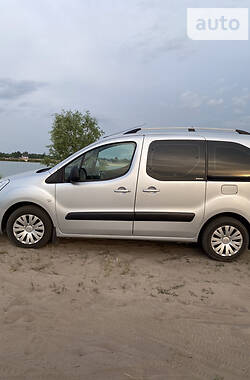 Універсал Citroen Berlingo 2011 в Володимирці