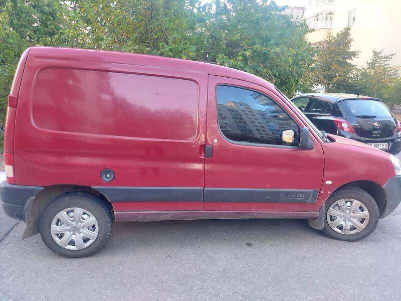 Грузовой фургон Citroen Berlingo 2004 в Николаеве