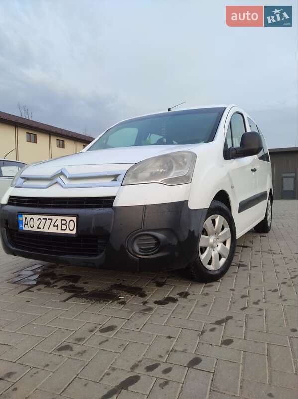 Минивэн Citroen Berlingo 2011 в 
