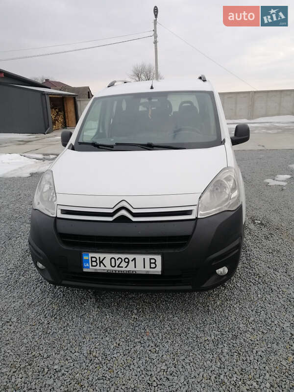 Вантажний фургон Citroen Berlingo 2015 в Рівному