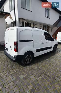 Вантажний фургон Citroen Berlingo 2012 в Іршаві