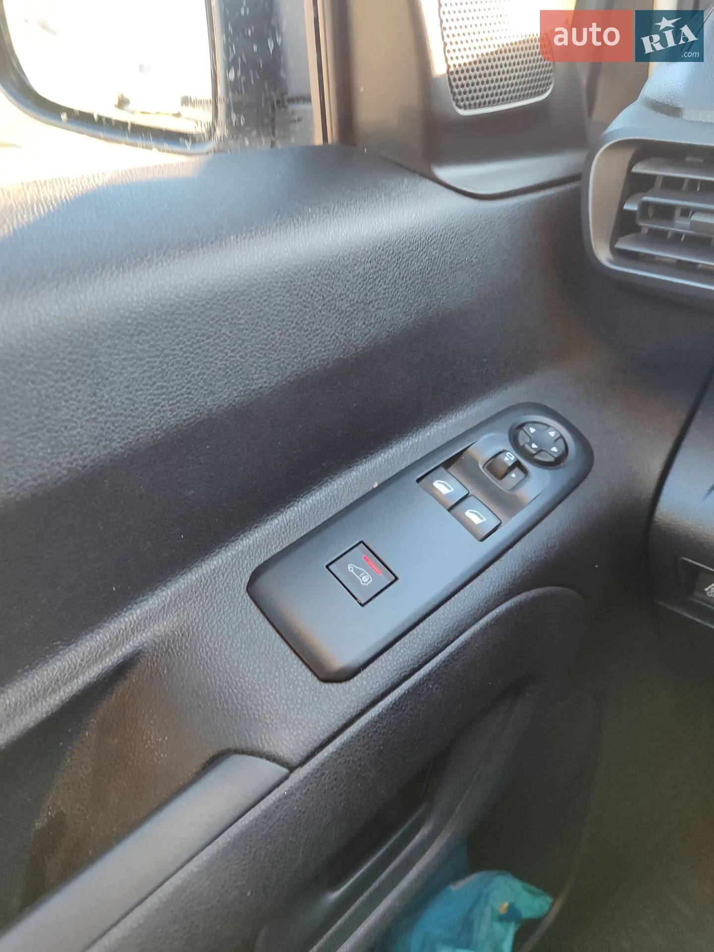 Citroen Berlingo 2019 VIN VR7EFYHWCKN559050 фото оголошення 6 з 34