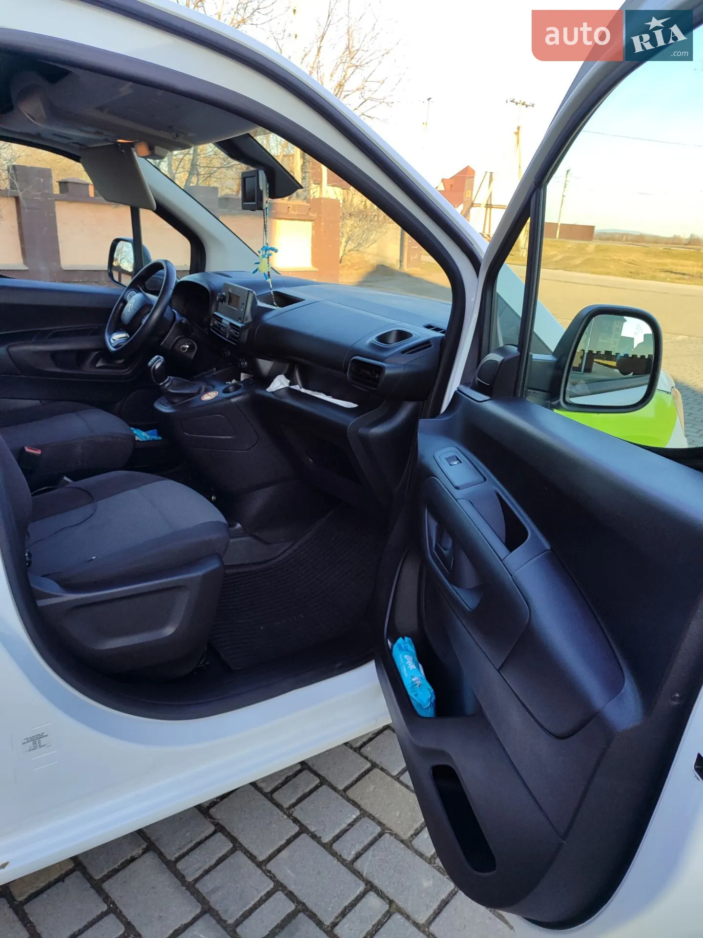 Citroen Berlingo 2019 VIN VR7EFYHWCKN559050 фото оголошення 26 з 34