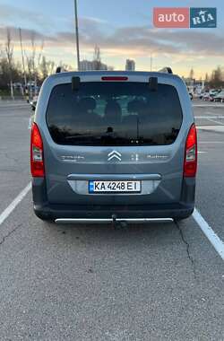 Минивэн Citroen Berlingo 2009 в 