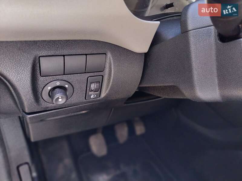 Мінівен Citroen Berlingo 2014 в Львові фото 14 Мінівен Citroen Berlingo 2014 в Львові