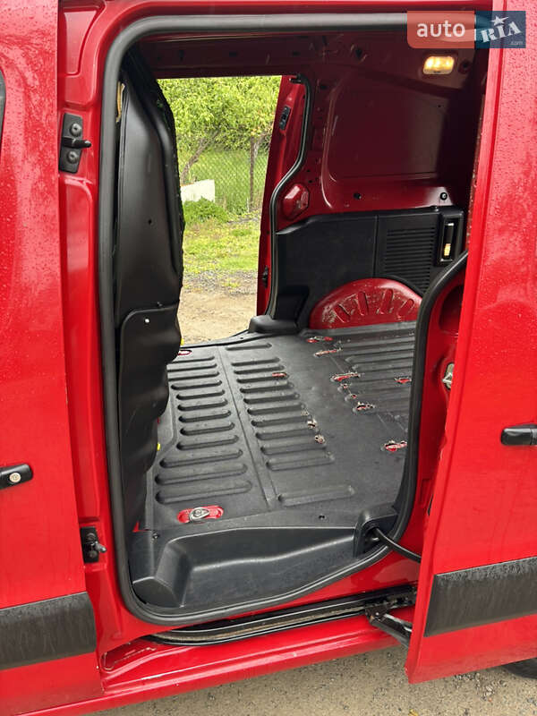 Грузовой фургон Citroen Berlingo 2011 в Львове