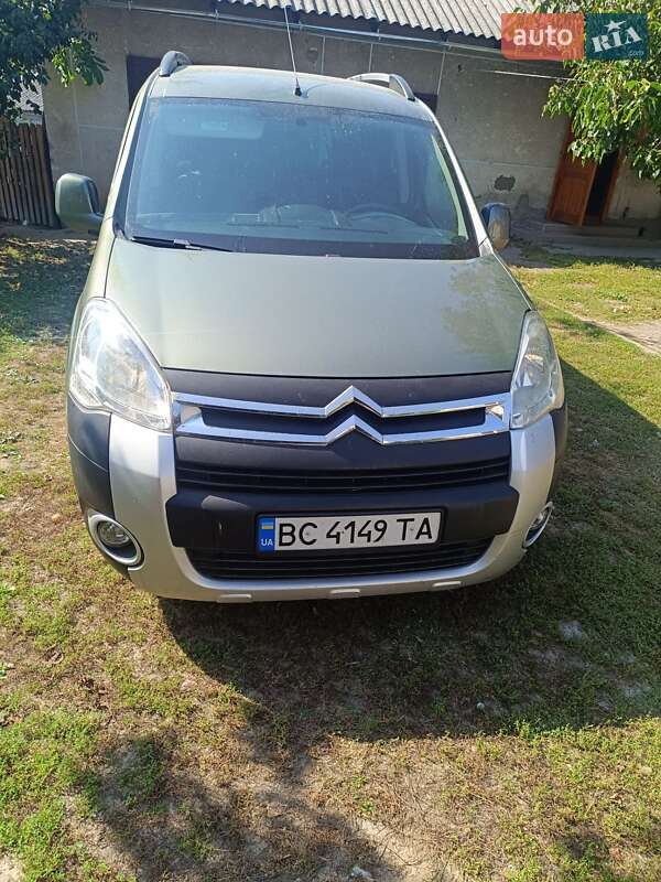 Минивэн Citroen Berlingo 2010 в 