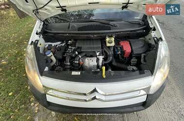 Минивэн Citroen Berlingo 2011 в 