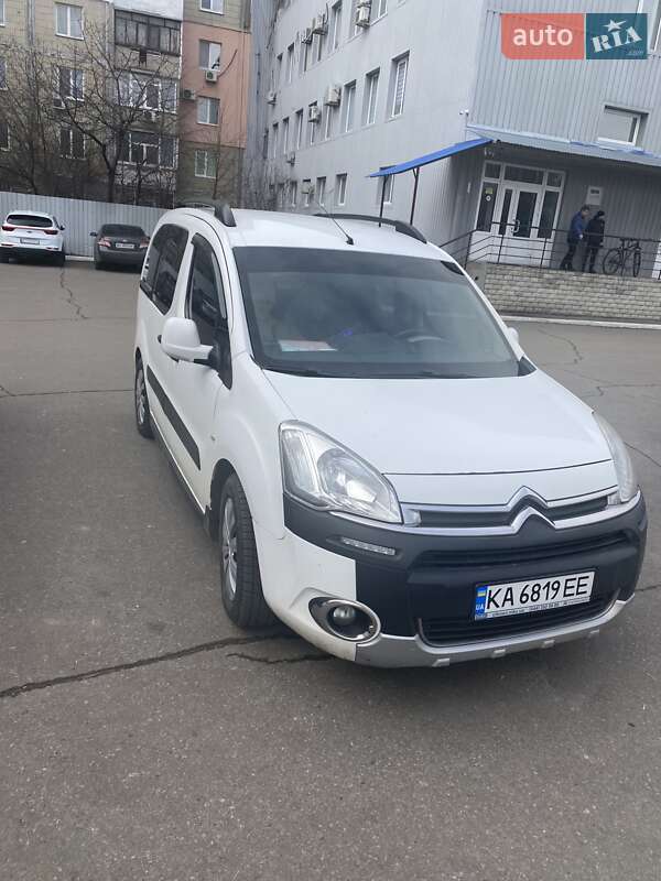 Минивэн Citroen Berlingo 2014 в 