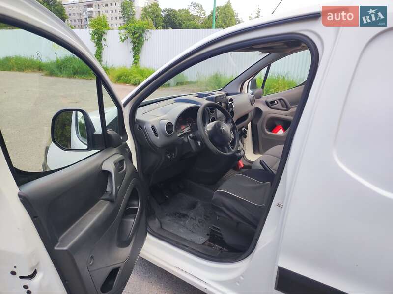 Грузовой фургон Citroen Berlingo 2015 в Львове